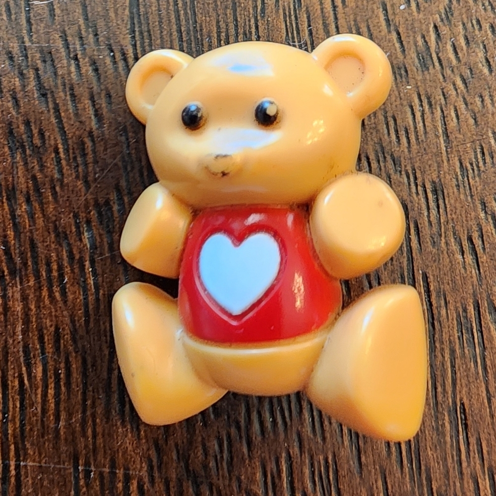 VINTAGE Avon Teddy Bear Pin